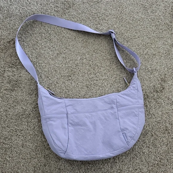 Lululemon Slouchy Sling Bag 6L Lavender Frost - Picture 4 of 7